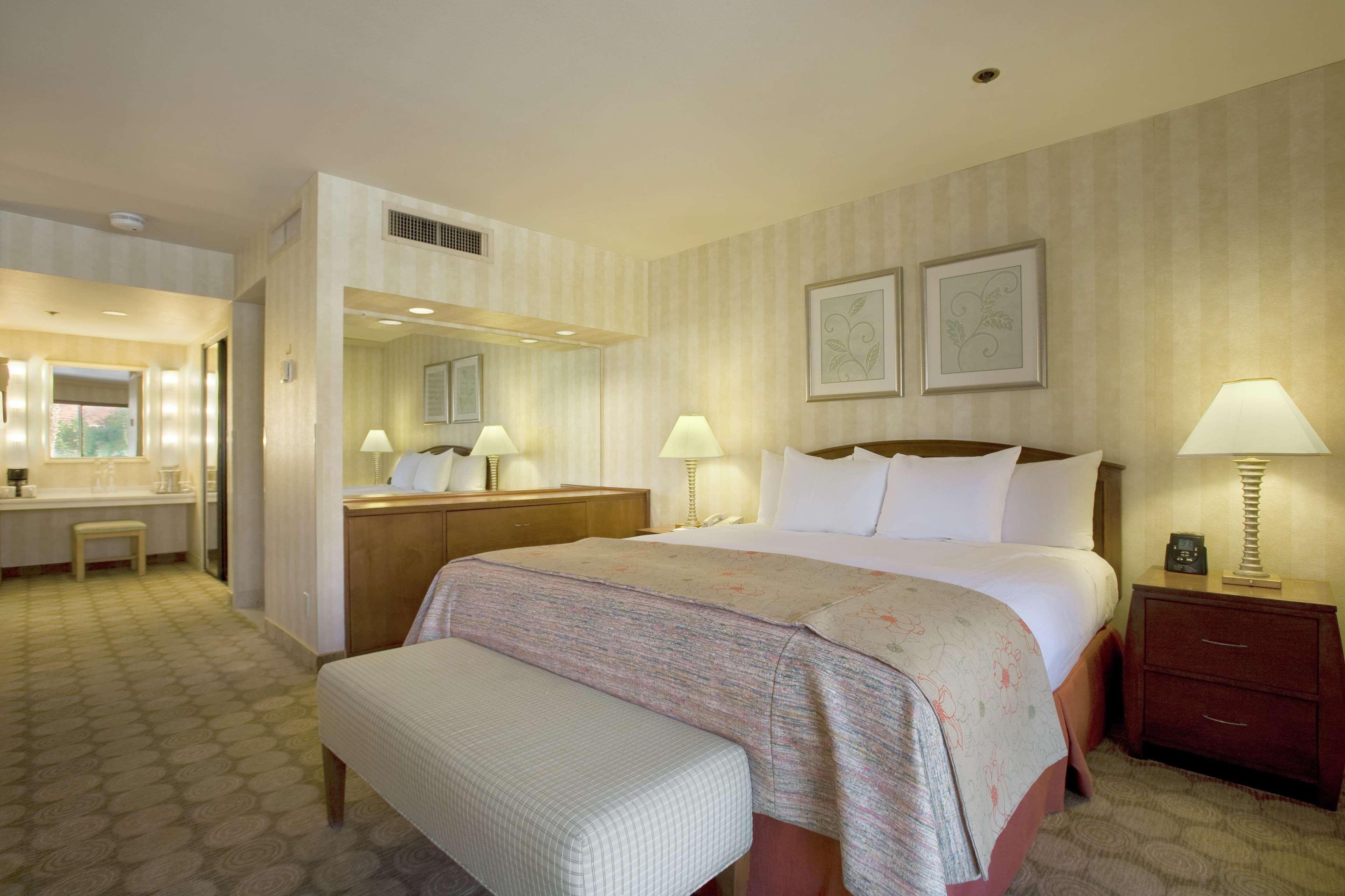 Hilton Palm Springs Otel Oda fotoğraf